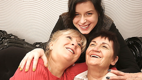 Two Mature Lesbians Pleasing A Hot Young Lesbian Babe - MatureNL