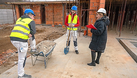 Mature Construction worker threesome